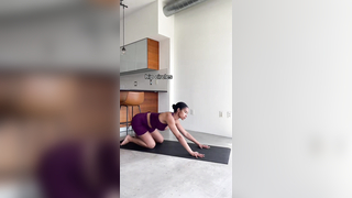 Reply to @lovemsliz 5 minute full body flow for beginners #beginneryo...