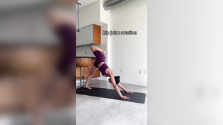 Reply to @lovemsliz 5 minute full body flow for beginners #beginneryo...
