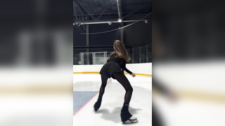 love this @bornwinner.___ #skatingtiktok #figureskating #iceskating