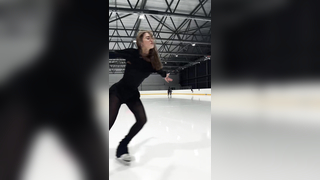 love this @bornwinner.___ #skatingtiktok #figureskating #iceskating