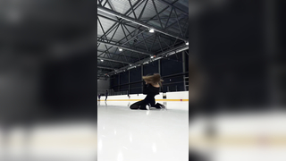love this @bornwinner.___ #skatingtiktok #figureskating #iceskating