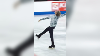 Quadgod in action, defying gravity once again! Taking the lead and ...