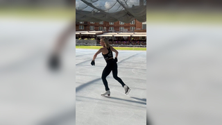 Purrrr‍⬛#Iceskatingtiktok #olympics