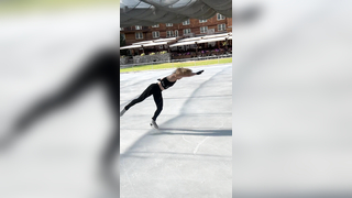 Purrrr‍⬛#Iceskatingtiktok #olympics