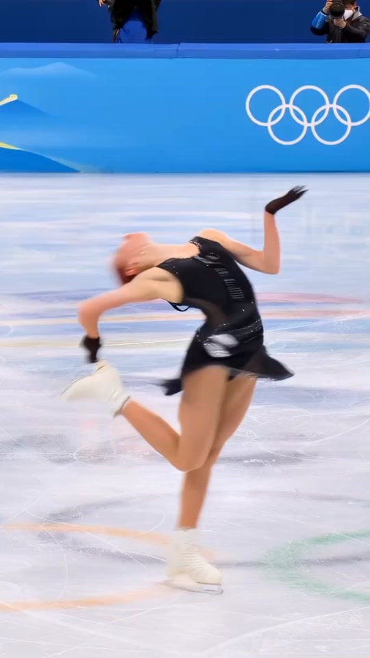 Ending of Alexandra Trusova's legendary performance at the Olympics ...
