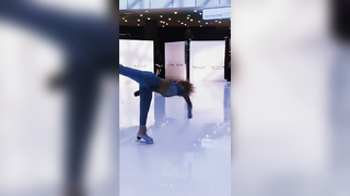 Skater: @amberglenniceskater #iceskating #figureskating #figureska...