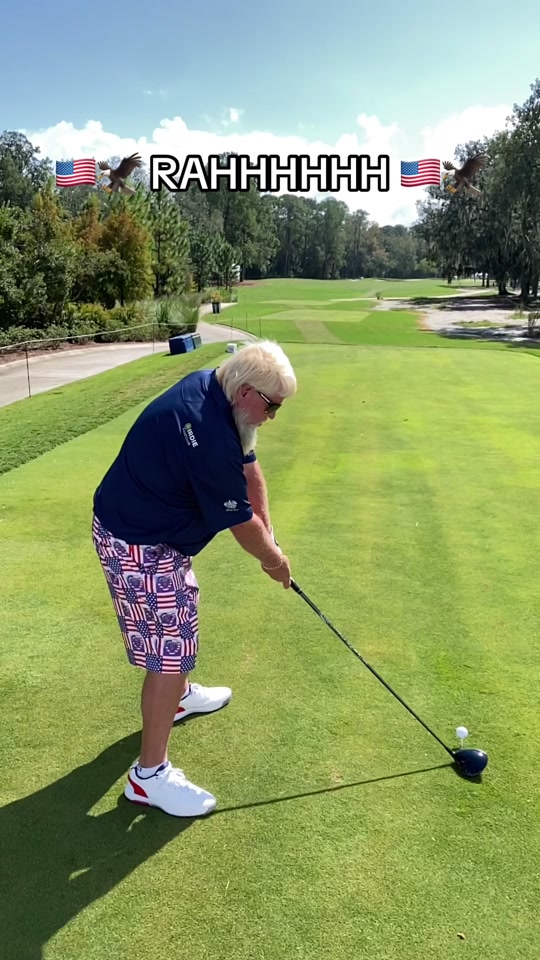 #JohnDaly sporting the red,white and blue 🇺🇸 #golf #PGATOUR #Champio...
