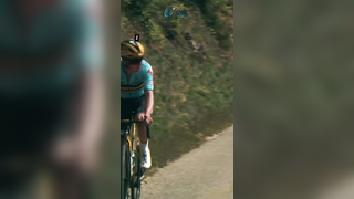 ?? Attaque de Pogacar à 76km de l'arrivée sur les Championnats d'Eu...