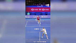 Flawless rally finished by a magical netshot#BWFWorldTour #HyloOpen20...