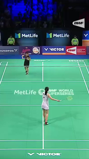USA's Beiwen Zhang hits full splits twice #bwf #badminton #badminto...