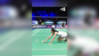 USA's Beiwen Zhang hits full splits twice #bwf #badminton #badminto...