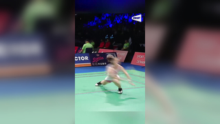 USA's Beiwen Zhang hits full splits twice #bwf #badminton #badminto...
