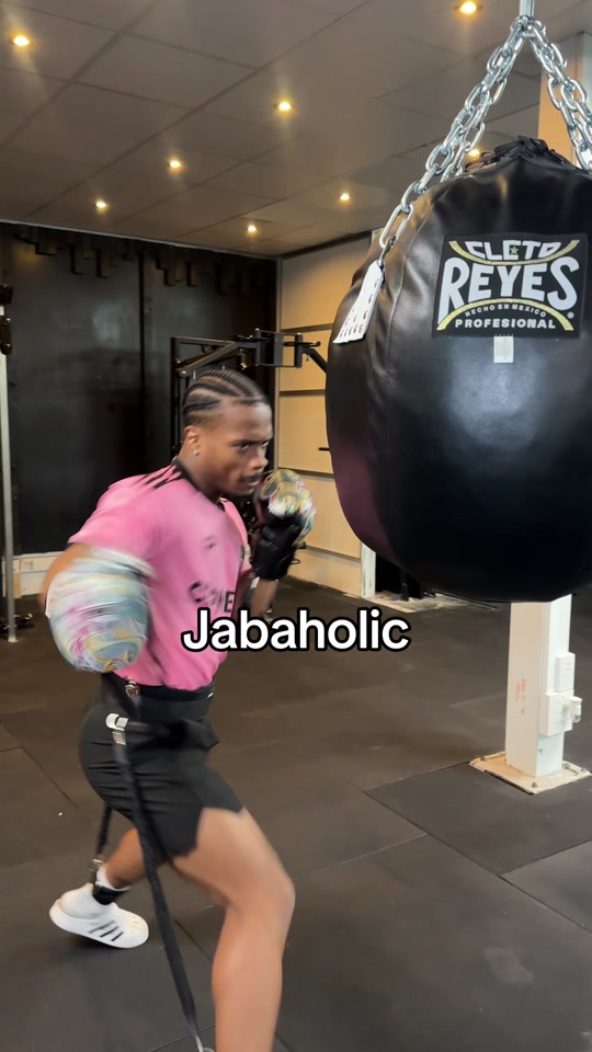 It’s an addiction #boxing #boxingtraining #boxingjab #jabjabjabrigh...