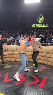 HEAVY blow You DON’T play Bare Knuckle Boxing.. @klan fc #boxeo #ki...