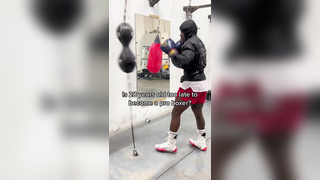 The average boxer goes pro a little over 20 years old. #boxing #boxin...