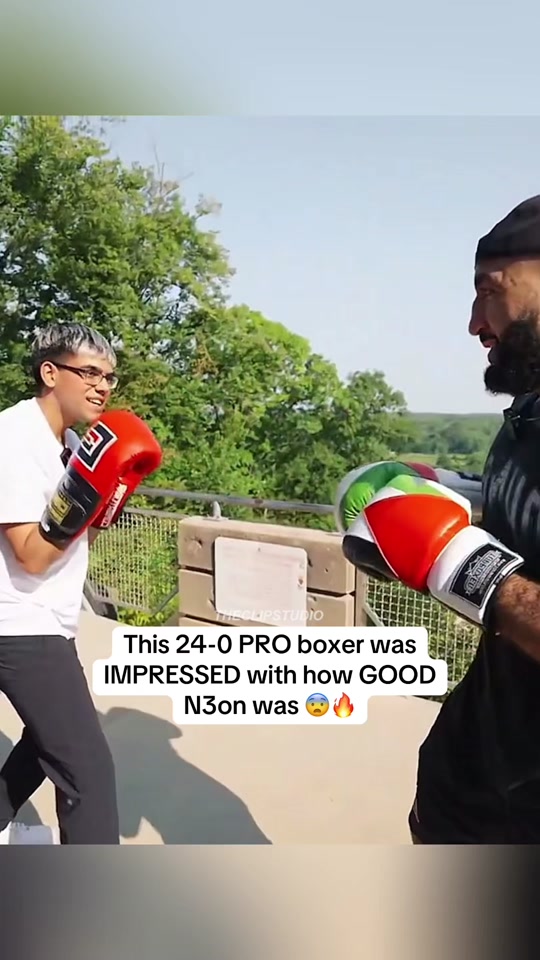 This 24-0 PRO boxer was IMPRESSED with how GOOD N3on was #n3on #be...