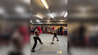 I cant tell the amateur from the pro tbh (h/t lilngb/IG) #boxingto...