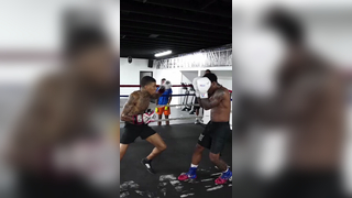 NLE Choppa Boxes a Pro *GONE WRONG* #nlechoppa #boxing #fighting #fun...