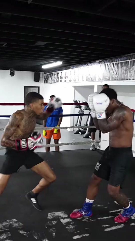 NLE Choppa Boxes a Pro *GONE WRONG* #nlechoppa #boxing #fighting #fun...