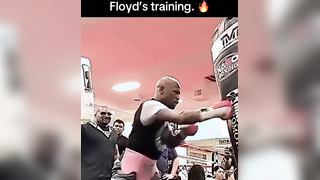 Making it look too easy @Floyd Mayweather (h/t cold.boxing/IG) #flo...