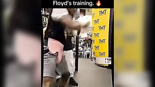 Making it look too easy @Floyd Mayweather (h/t cold.boxing/IG) #flo...