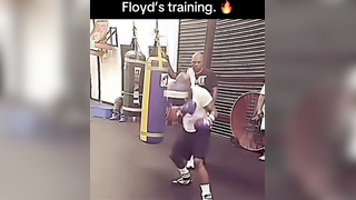 Making it look too easy @Floyd Mayweather (h/t cold.boxing/IG) #flo...