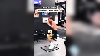GERVONTA DAVIS BOXING FOOTWORK DRILL #boxing #boxer #boxingtok #bo...