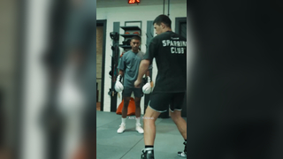 Bivol teaches his Soviet technique @Ben Amanna #boxing #fyp #vir...