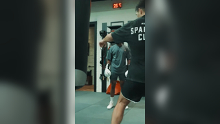 Bivol teaches his Soviet technique @Ben Amanna #boxing #fyp #vir...