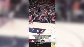 GO CRAZY TAHAAD PETTIFORD. #cbb #collegebasketball #auburn #dunk