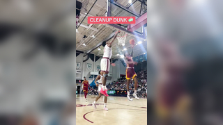 oh it’s like that @cbm._4 #usc #collegebasketball
