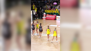 Quick thinkin' from Sophie #netball #skill #sports