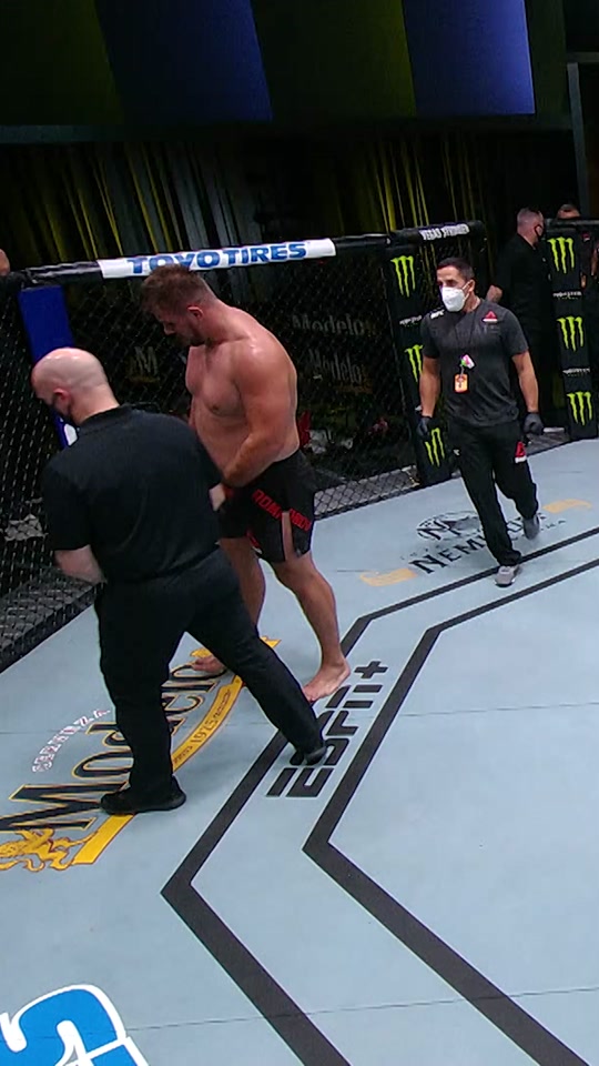 Кинул тренера на прогиб! #UFC #MMA #wrestling #suplex #viral #fight...