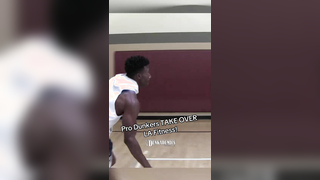 Dunkers take over LA Fitness! @Tor’i Bionic Brooks @Chris Staples @el...