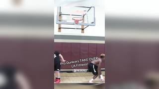 Dunkers take over LA Fitness! @Tor’i Bionic Brooks @Chris Staples @el...
