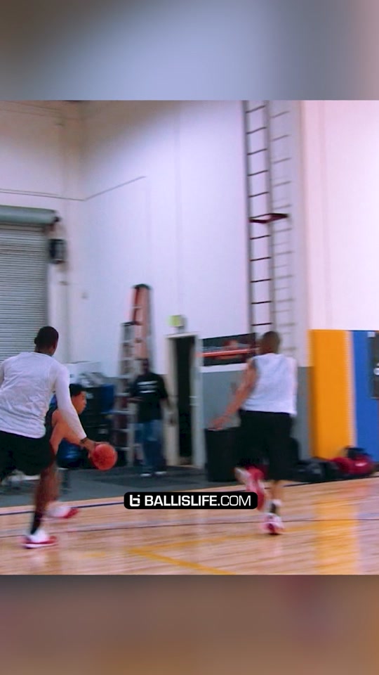 MLB pro dunks ALL OVER defender #bball #ballislife