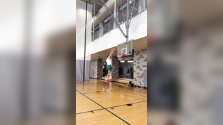 Listen to that sound!!! @Mason dunks with so much power!!!