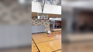 Listen to that sound!!! @Mason dunks with so much power!!!