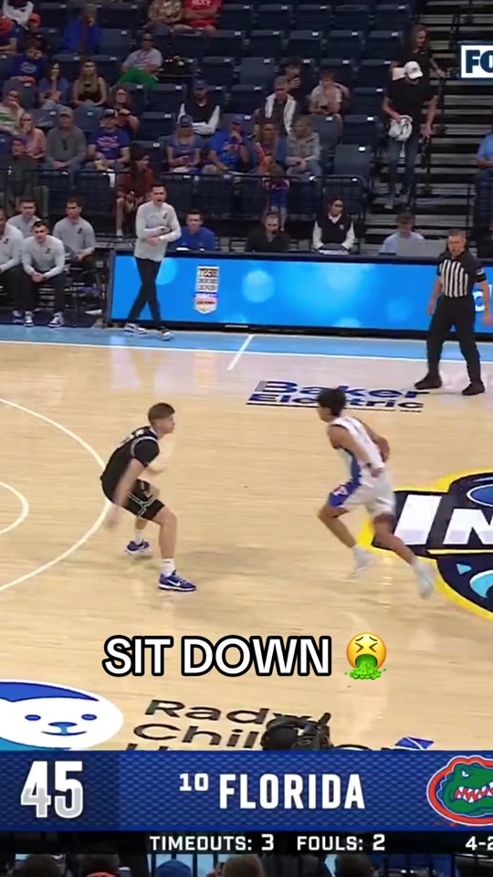 BRO SAT HIS AH DOWN #omg #anklebreaker #floridagators #basketball #...