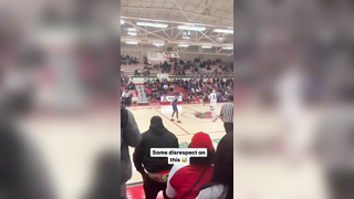 Bro got em out their seat TWICE (via @ahmere.4x) #basketball #ankle...