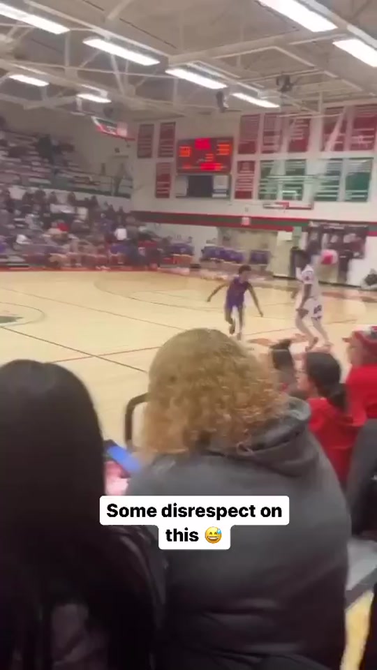 Bro got em out their seat TWICE (via @ahmere.4x) #basketball #ankle...