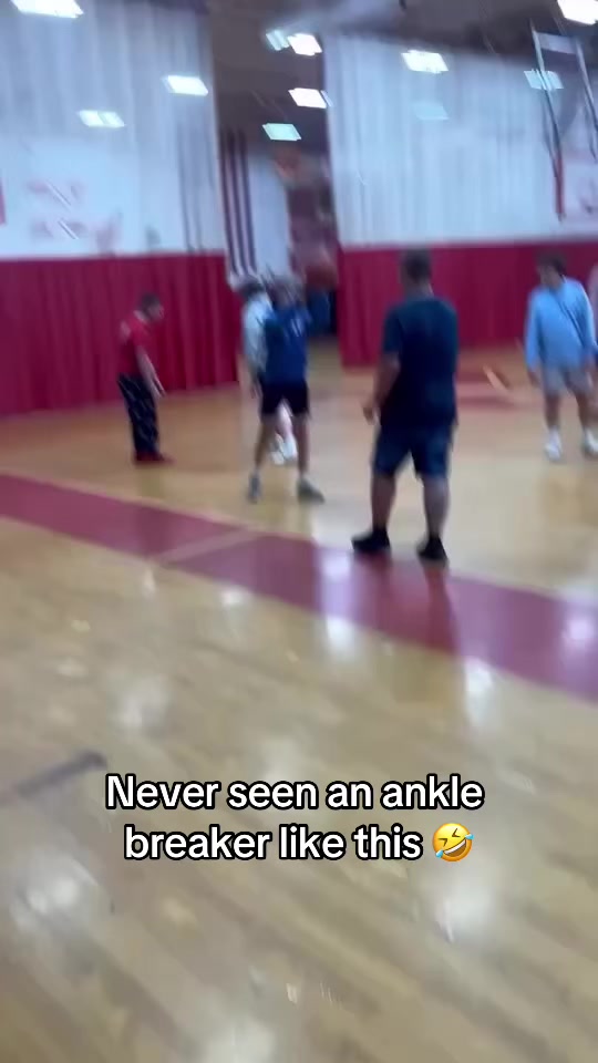 “OH NOOOO” (seanv2008/IG) #playmaker #basketball