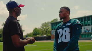 Olympic Legend Michael Johnson Drops In on Eagles Training