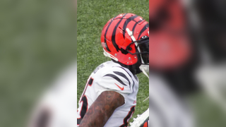 A top tier mic’d up moment from @Tee Higgins