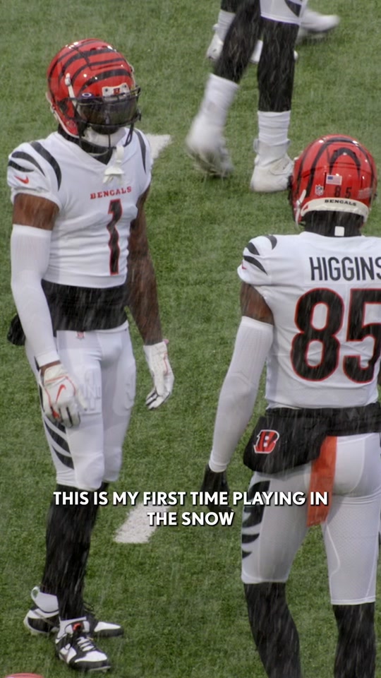 A top tier mic’d up moment from @Tee Higgins