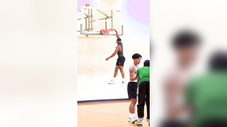 don’t be fooled by the muscles‍ #basketball #hoopersoftiktok #mi...