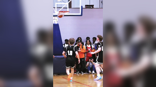 He couldn’t believe he was being subbed out #aau #micdup #youhackinf...