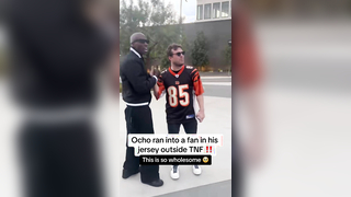 Ocho loves his fans (: ochocinco/X) #bengals #cincinnati #ocho #o...