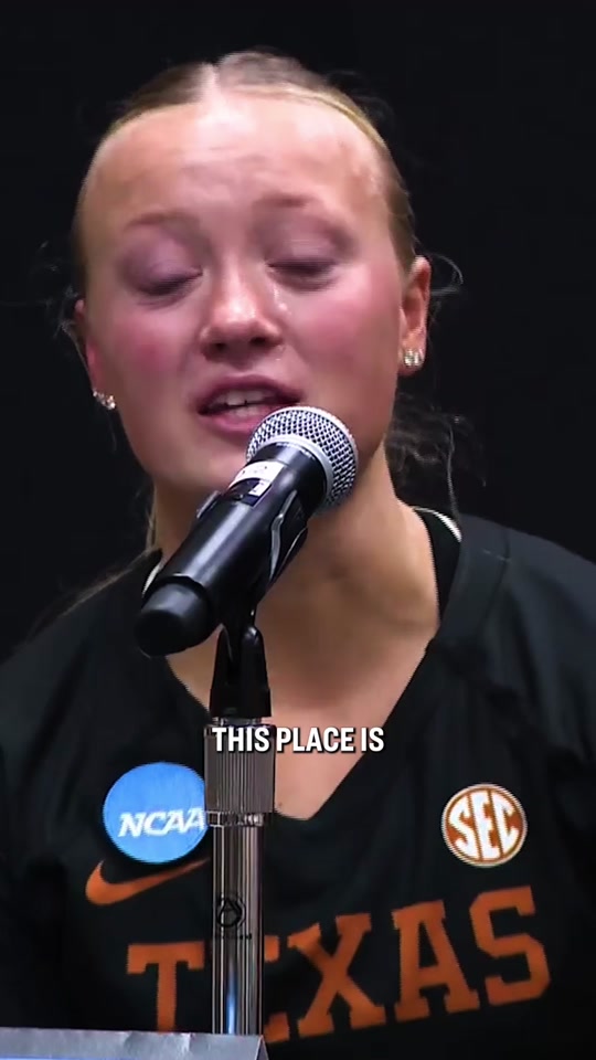 so many memories @Emma Halter #NCAAWVB #ncaavolleyball #texas #emot...