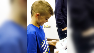 Young Fan SHOCKS Steph Curry @NBA @Noah Cutler #nba #basketball #e...